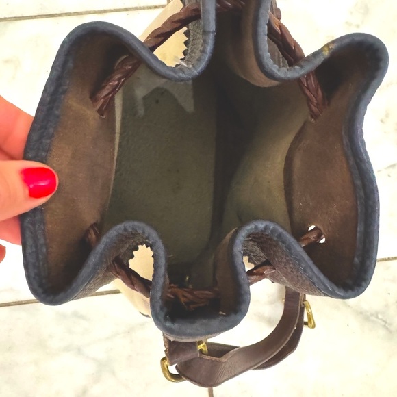 Vintage Dooney & Bourke AWL Drawstring Bucket Bag – Beige & Brown Leather - Picture 6 of 8